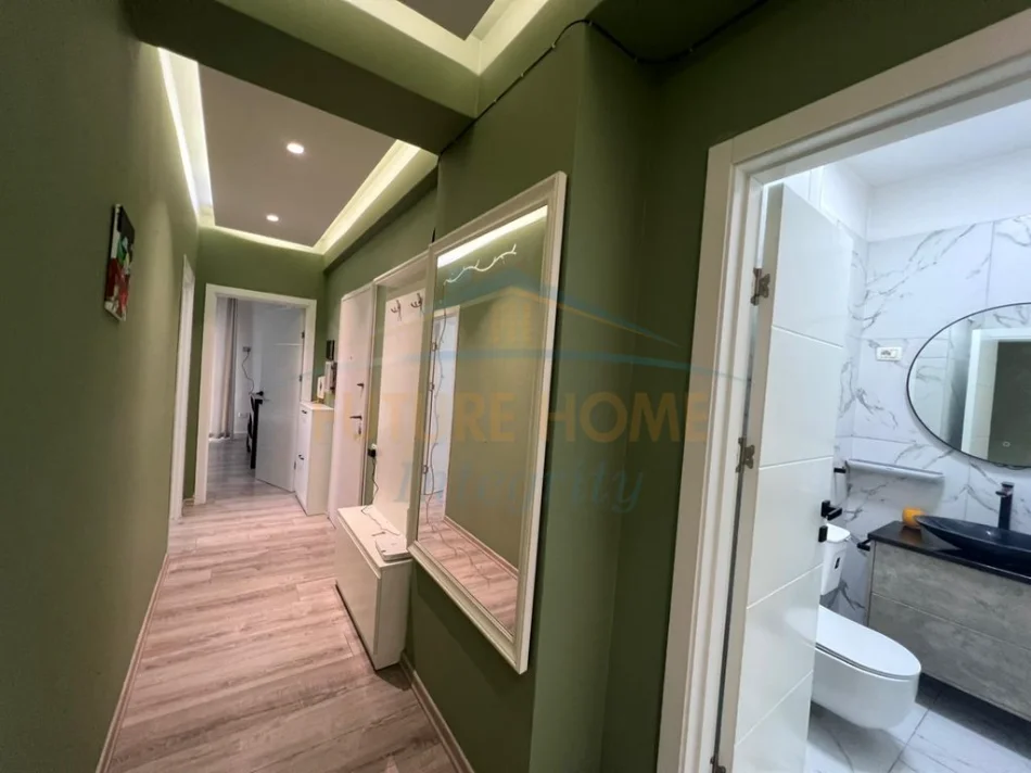 Tirane, jepet me qera apartament 3+1 Kati 1, 112 m² 1.000 € (Rruga Siri Kodra)