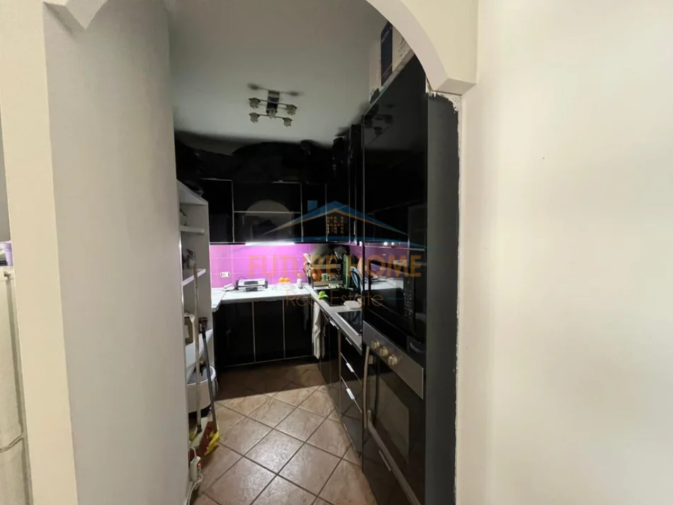 Tirane, shitet apartament 1+1 Kati 2, 74 m² 185.000 € (Ish-Parku i Autobuzave)