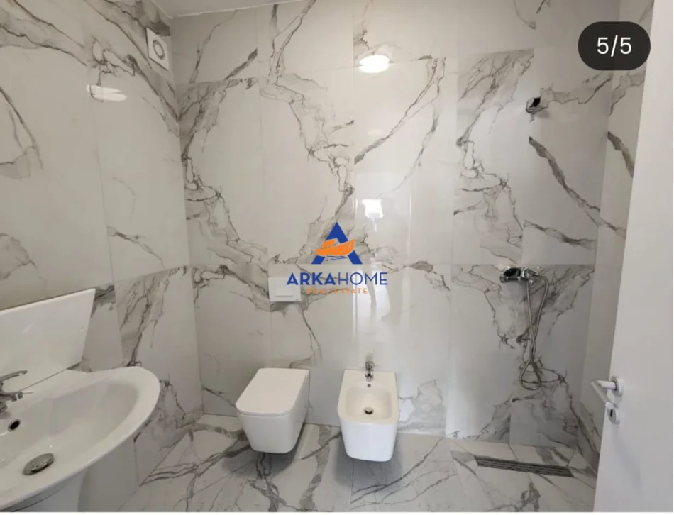 Tirane, jepet me qera apartament 2+1+Ballkon Kati 2, 100 m² 1.046 € 