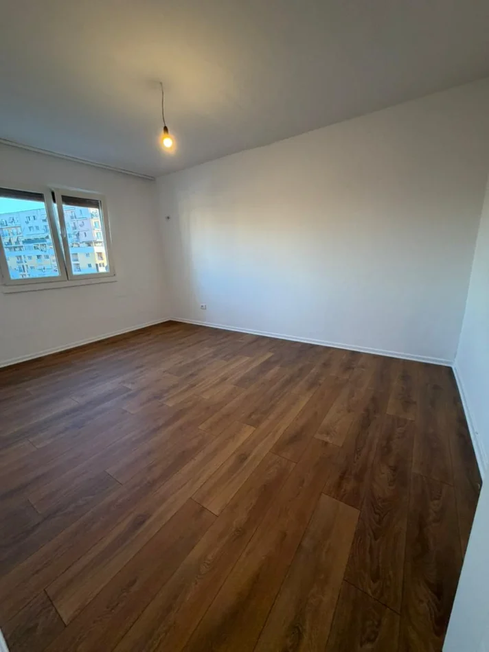 Tirane, shitet apartament 1+1 , 58 m² 93.000 € (Oxhaku)
