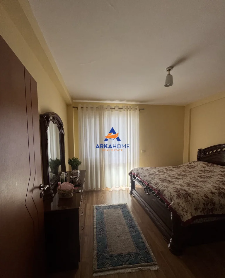 Tirane, jepet me qera apartament 1+1 Kati 5, 80 m² 732 € 