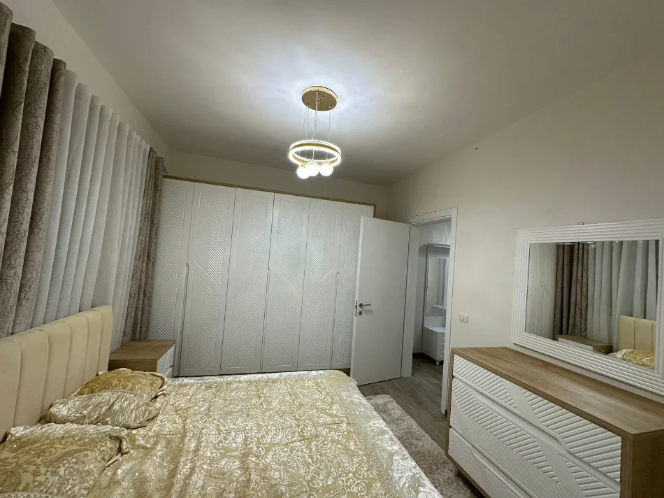 Tirane, jepet me qera apartament 2+1 , 90 m² 800 € (Liqeni i Thatë)