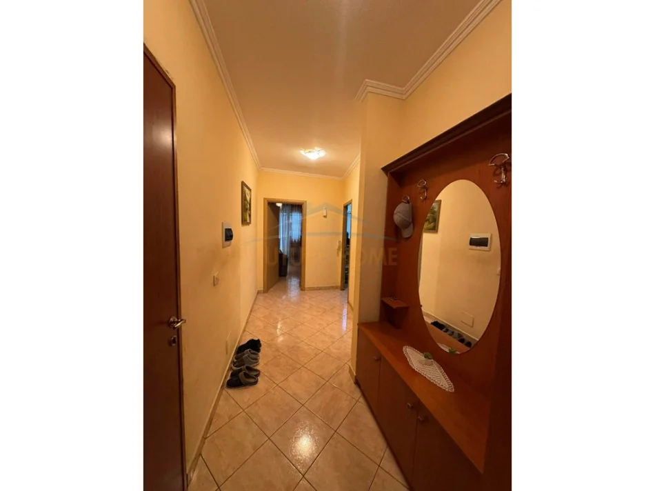 Tirane, shitet apartament 2+1 , 95 m² 130.000 € (Unaza e Re, pranë Bar Univers)