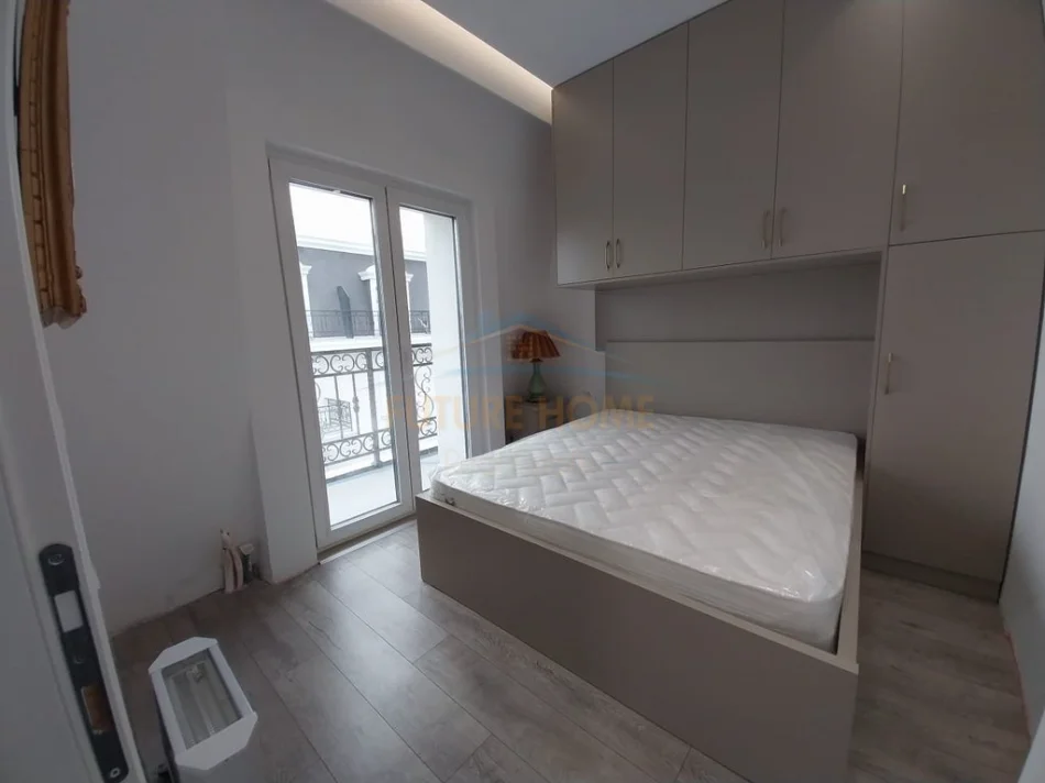 Tirane, jepet me qera apartament 1+1 Kati 4, 50 m² 400 € (Porta e Re, Sauk)
