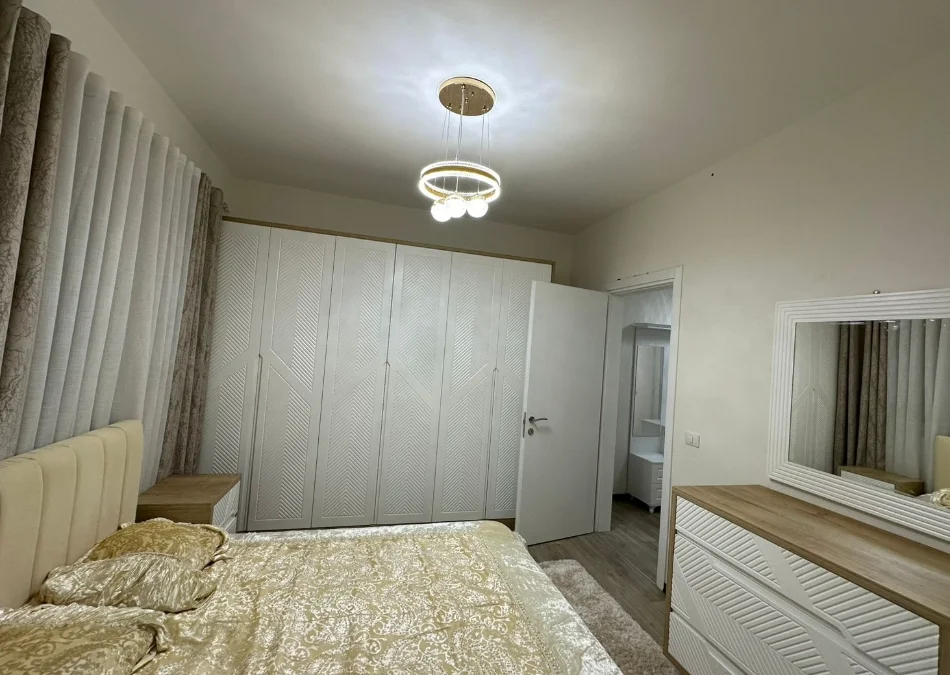 Tirane, jepet me qera apartament 2+1 , 80 m² 800 € (Liqeni i Thatë)
