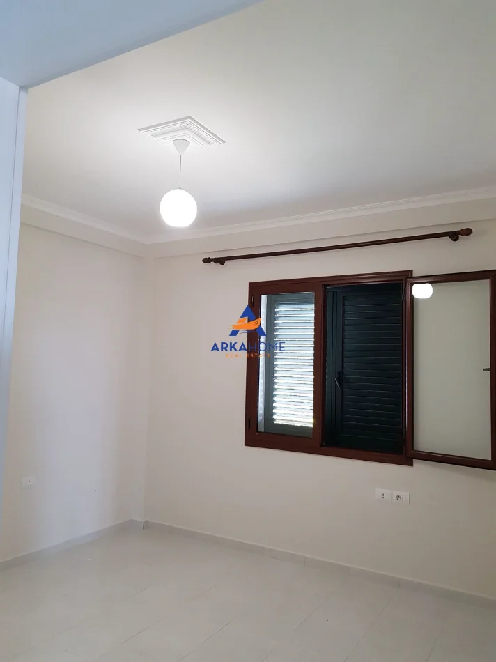 Tirane, jepet me qera ambjent biznesi Kati 1, 150 m² 650 € 