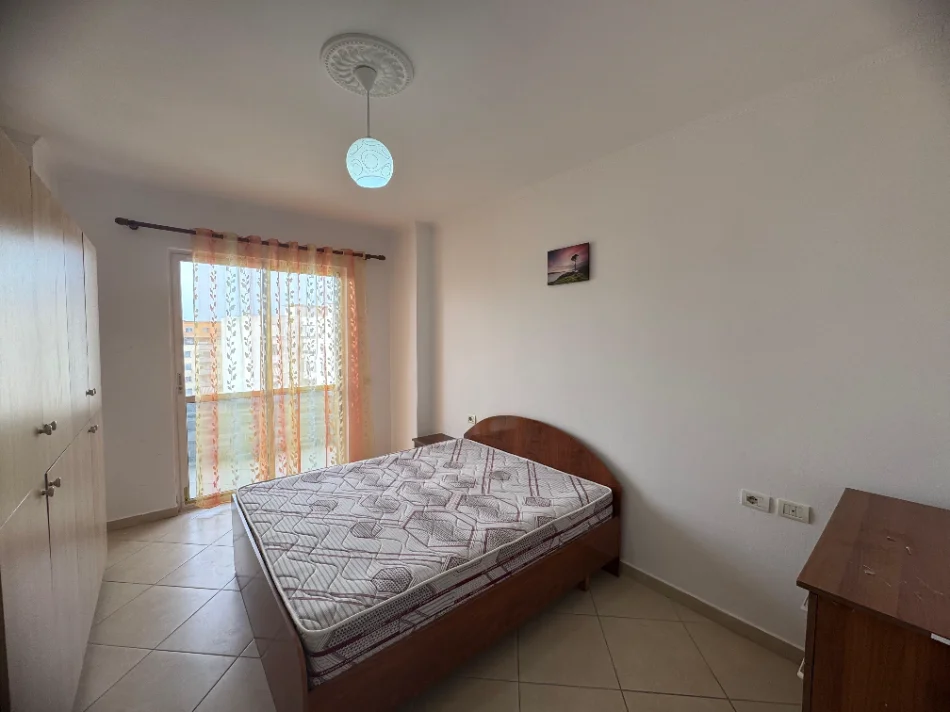 Tirane, jepet me qera apartament 1+1+Ballkon Kati 8, 60 m² 400 € (Astir prane bar Artistit)