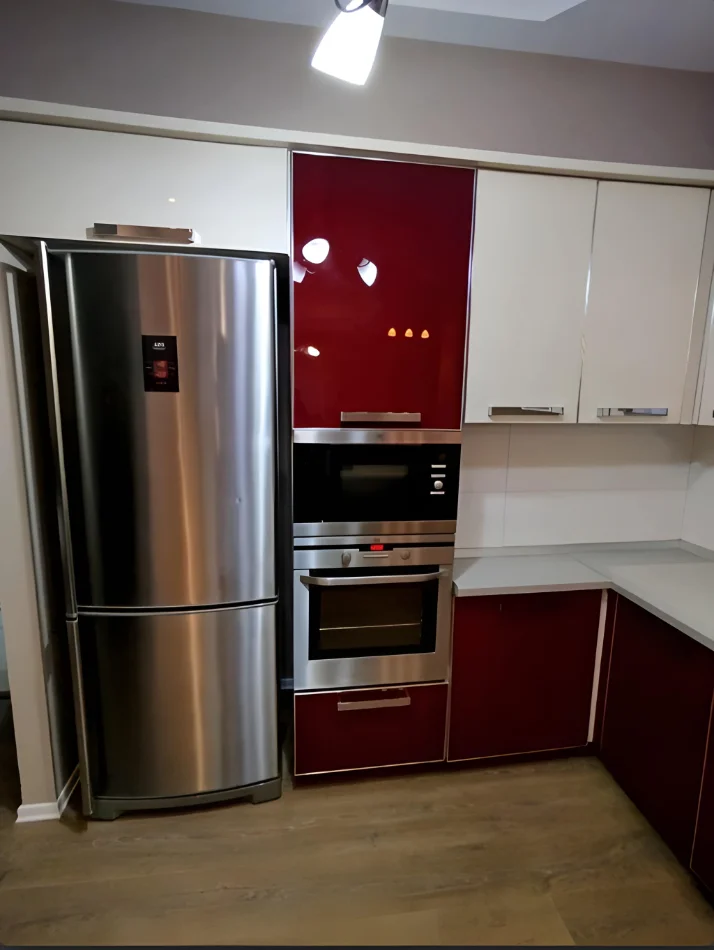 Tirane, jepet me qera apartament 1+1+Ballkon Kati 6, 68 m² 450 € (Yzberisht)