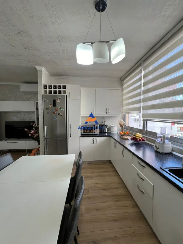 Tirane, shitet apartament 3+1+Ballkon Kati 6, 118 m² 210.000 € 
