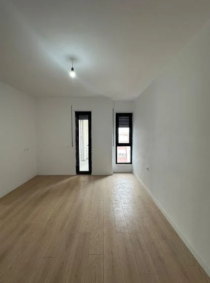 Tirane, shitet apartament 3+1+Ballkon Kati 8, 122 m² 378.500 € 