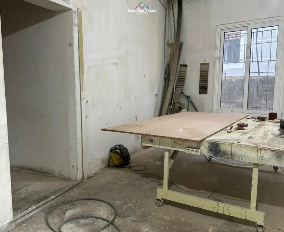 Tirane, jepet me qera magazine Kati 0, 330 m² 1.050 € (Rruga Veli Deli)