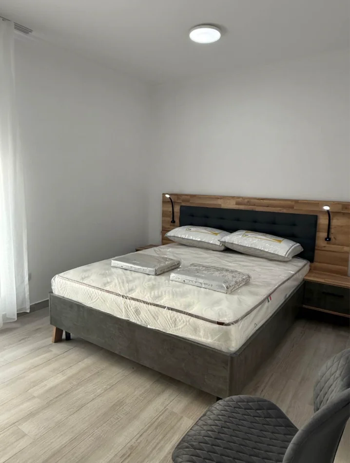 Tirane, jepet me qera 2+1 , 100 m² 900 € (Pranë Bulevardit të Ri)