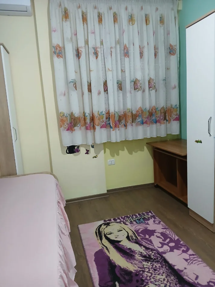 Tirane, jepet me qera apartament 2+1+Ballkon Kati 2, 80 m² 400 € (Fresk)