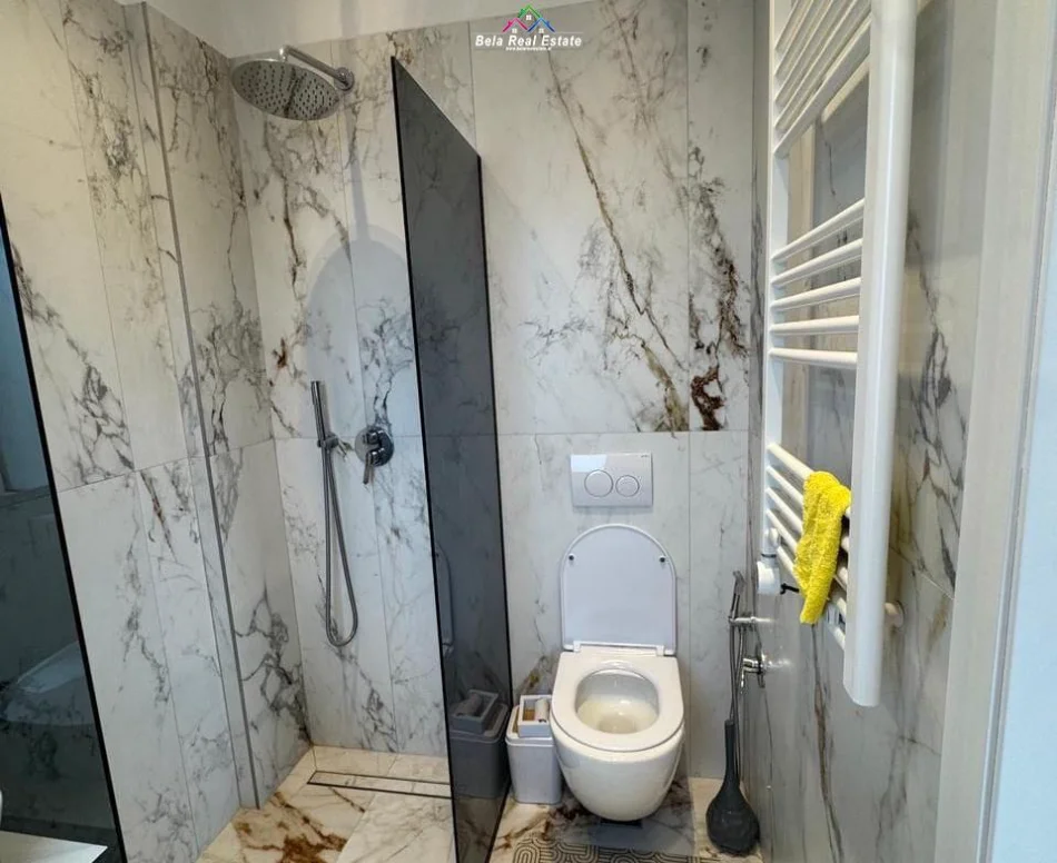 Tirane, jepet me qera apartament 1+1+Ballkon Kati 9, 50 m² 675 € (Kompleksi Delijorgji)