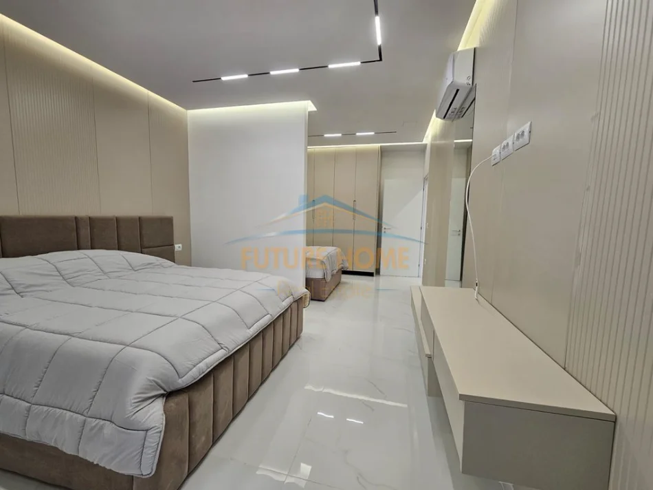 Tirane, jepet me qera apartament 1+1 , 76 m² 1.000 € (Zogu i Zi)
