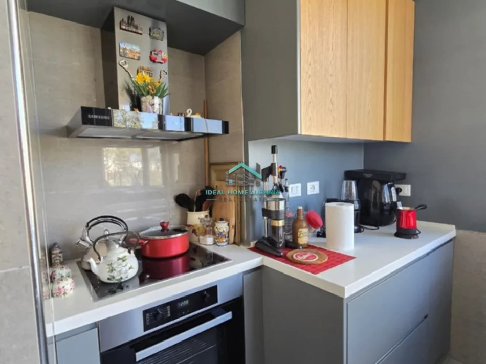 Vlore, shitet apartament 1+1+Ballkon Kati 5, 72 m² 250.000 € (Lungomare, vlore)