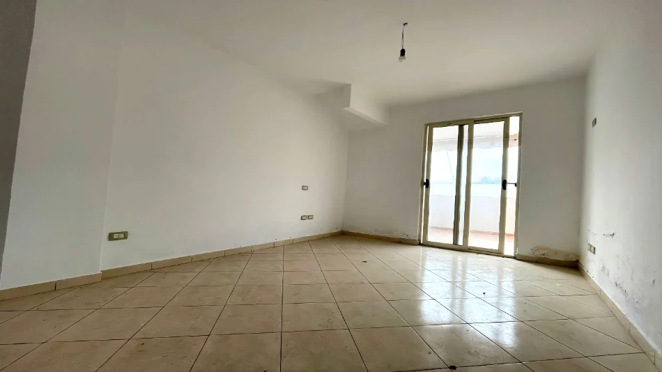 Durres, shitet apartament 1+1 Kati 8, 74 m² 63.410 € (Prane Kazazit)