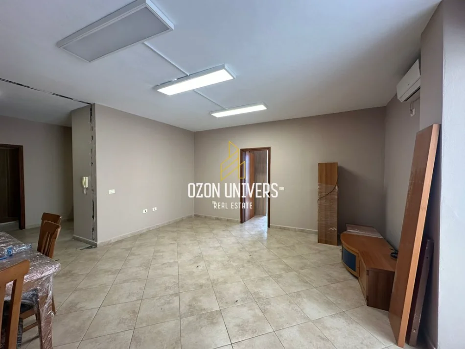 Tirane, jepet me qera apartament 3+1+Ballkon Kati 6, 110 m² 850 € (Bulevardi Zogu i Parë)