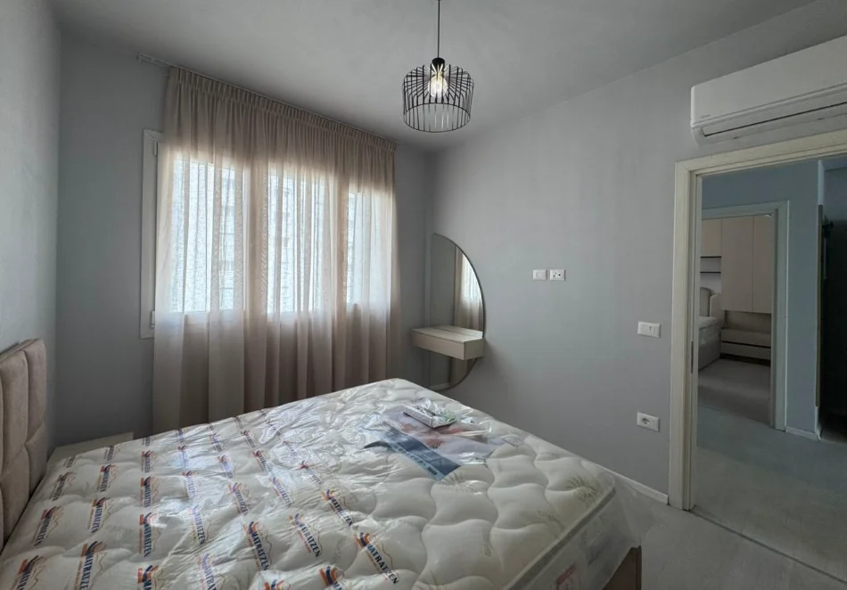 Tirane, jepet me qera apartament 2+1 , 100 m² 750 € 