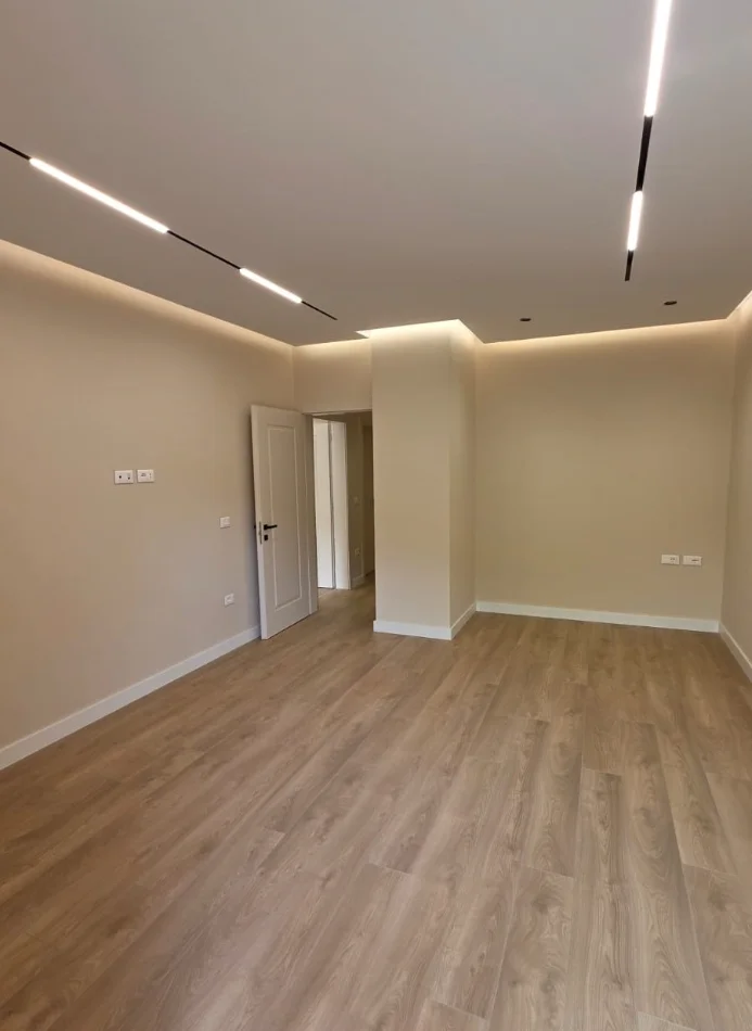 Tirane, jepet me qera zyre Kati 2, 131 m² 2.500 € (Coin / RTSH)