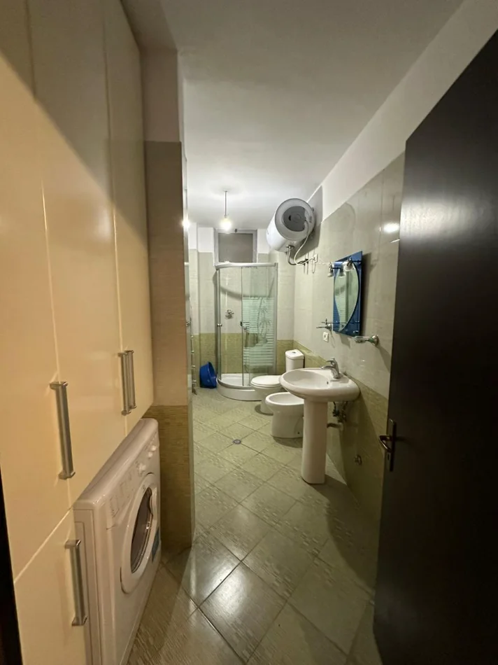 Tirane, shitet apartament 1+1 , 86 m² 140.000 € (Astir)