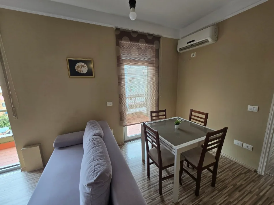 JEPET ME QERA: SUPER APARTAMENT 2+1 📍 Midis rrugës së Kavajës & M.Shyrit