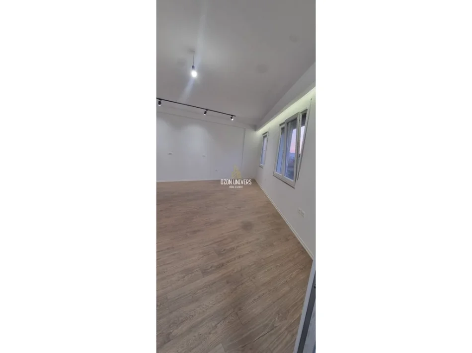 Tirane, shitet apartament 2+1+Ballkon Kati 2, 100 m² 160.000 € (Fresk)