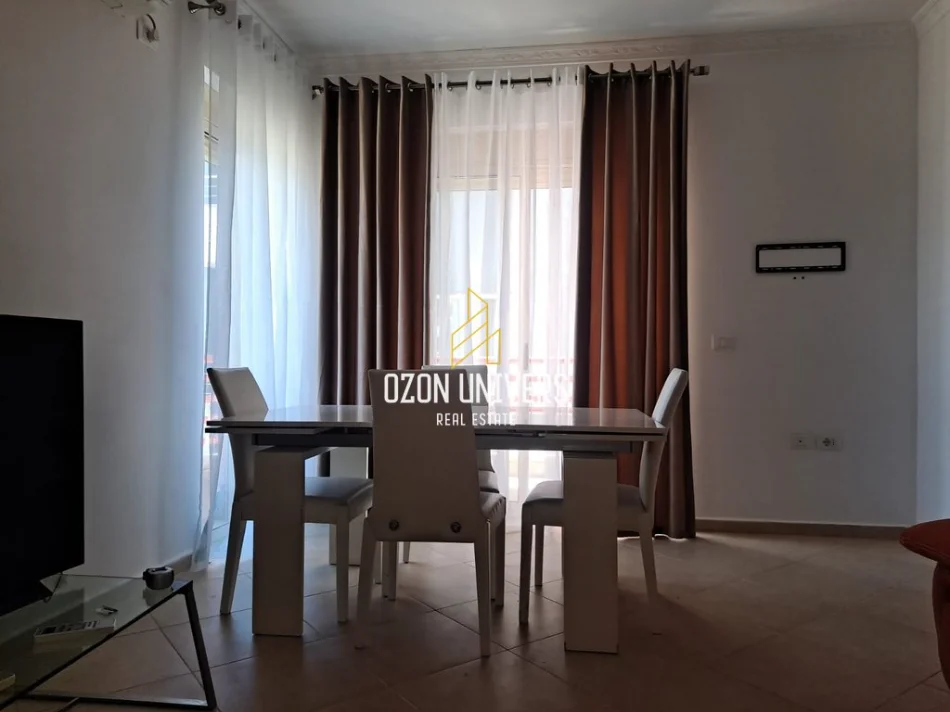 Tirane, shitet apartament 2+1+Ballkon Kati 4, 108 m² 260.000 € (Liqeni i Thatë)