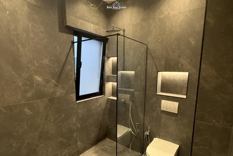 Tirane, jepet me qera apartament 1+1 Kati 7, 50 m² 625 € (Rruga Bill Klinton)