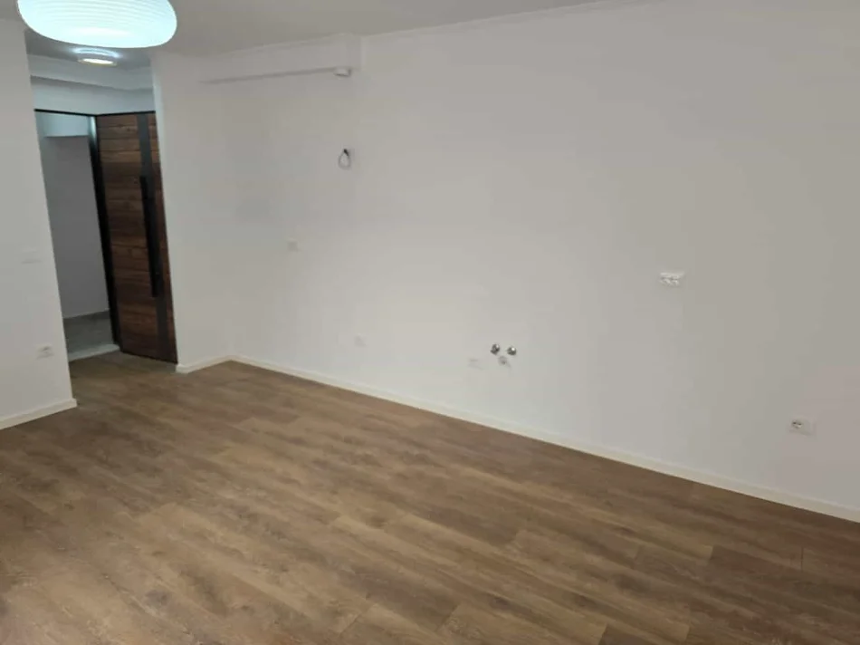 Tirane, shes apartament 1+1 Kati 3, 50 m² 115.000 € (Rruga sali Nivica)