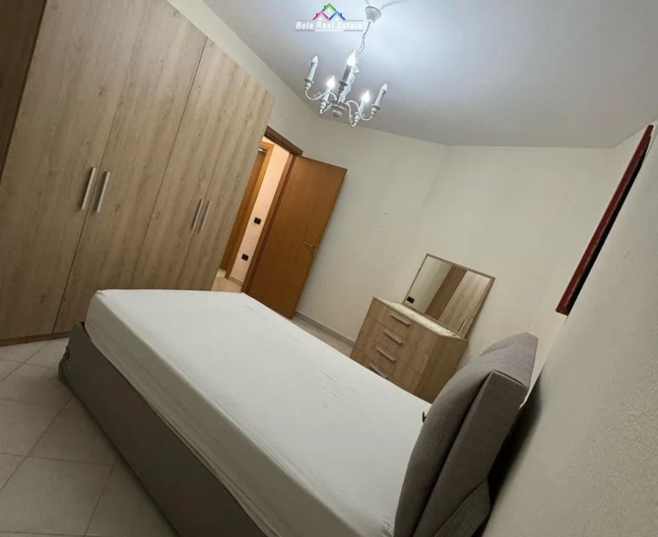 Tirane, jepet me qera apartament 1+1 Kati 8, 65 m² 470 € (Rruga Mikel Maruli)