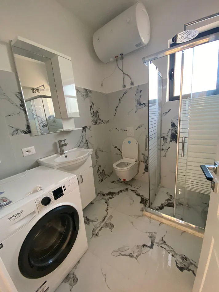 Tirane, jepet me qera Vile 2+1 Kati 2, 85 m² 480 € (Rruga Halit Haxhija)