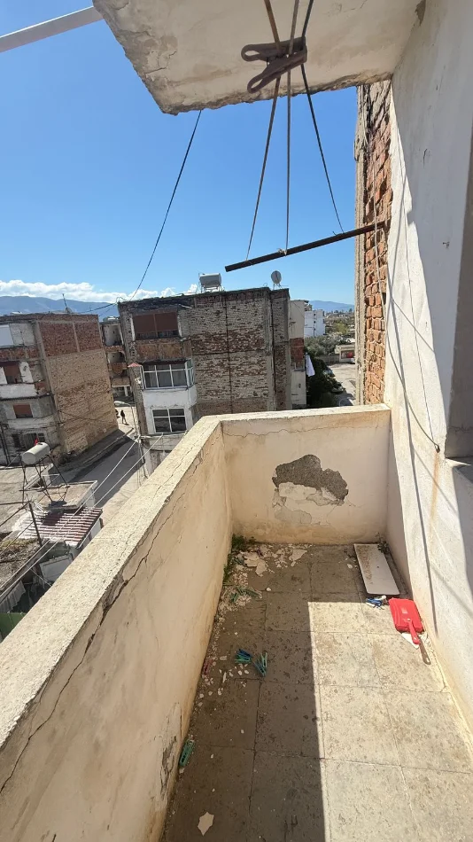 Vlore, shitet apartament 1+1 Kati 4, 70 m² 42.000 € (Rruga Enver Jaho, Vlore)