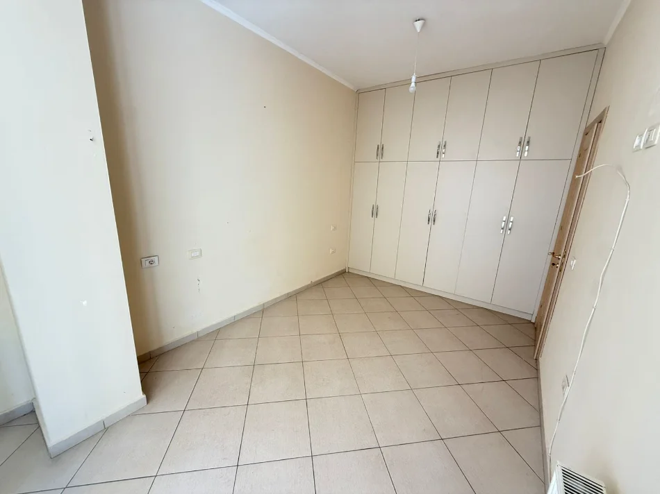 Tirane, shes apartament 1+1 Kati 2, 72 m² 220.000 € (Rruga Tish Dahia)