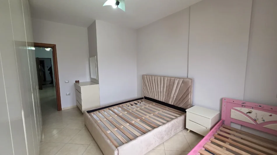 Vlore, shitet apartament 1+1 Kati 8, 80 m² 125.000 € (Rruga Hasan Kushta, Albano Romina, Vlorë)