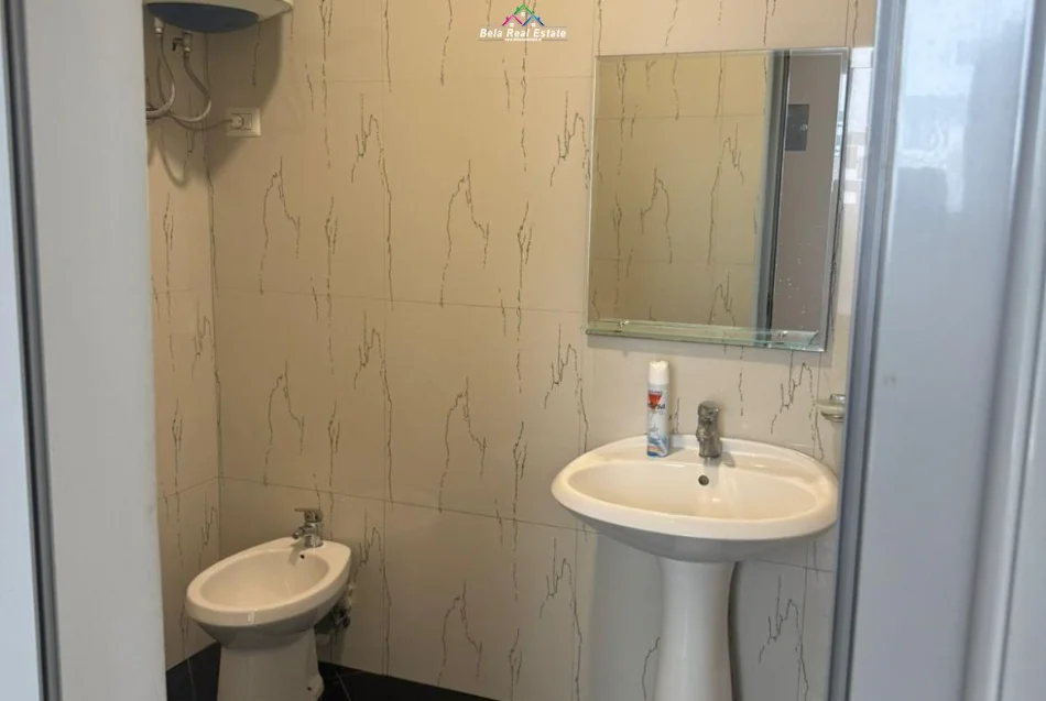 Tirane, jepet me qera zyre Kati 0, 80 m² 1.260 € (Rruga e dibres)