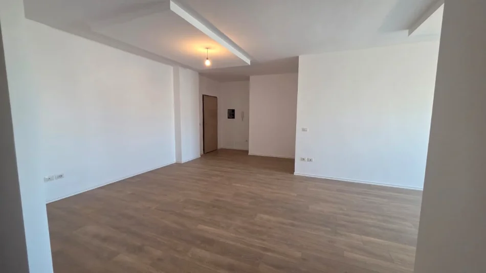 Vlore, shitet apartament 2+1 Kati 3, 120 m² 155.000 € (Rruga Sazani, Vlore)