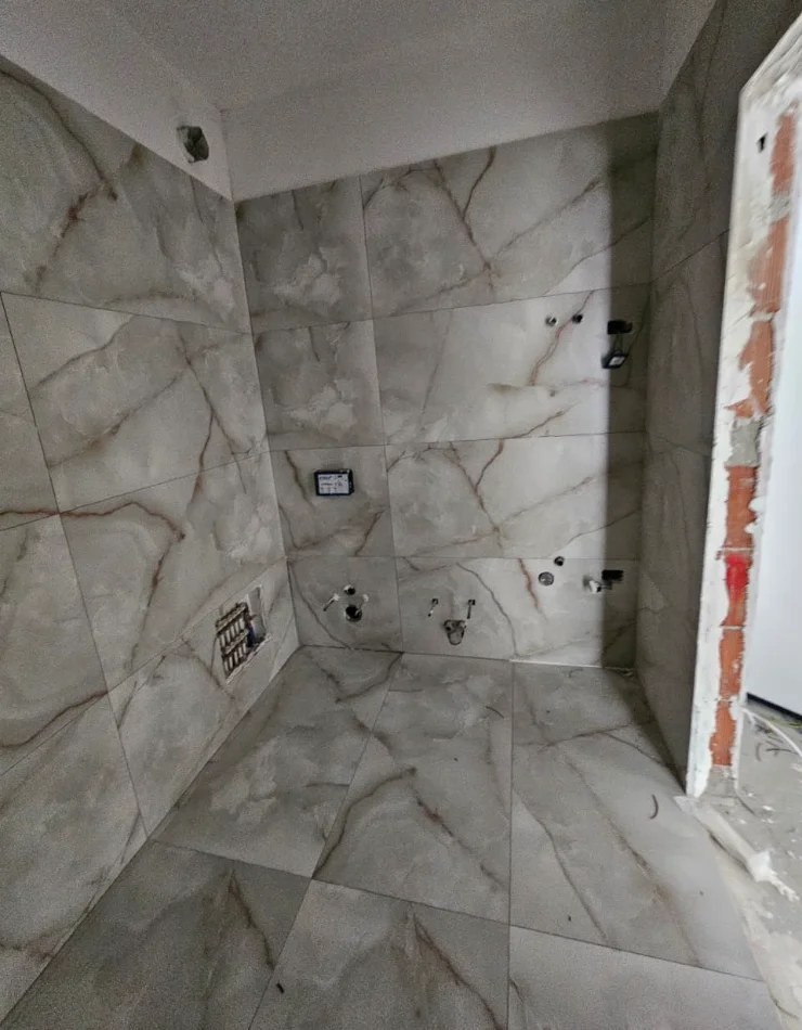 Tirane, shitet apartament 1+1+Ballkon , 83 m² 100.140 € 