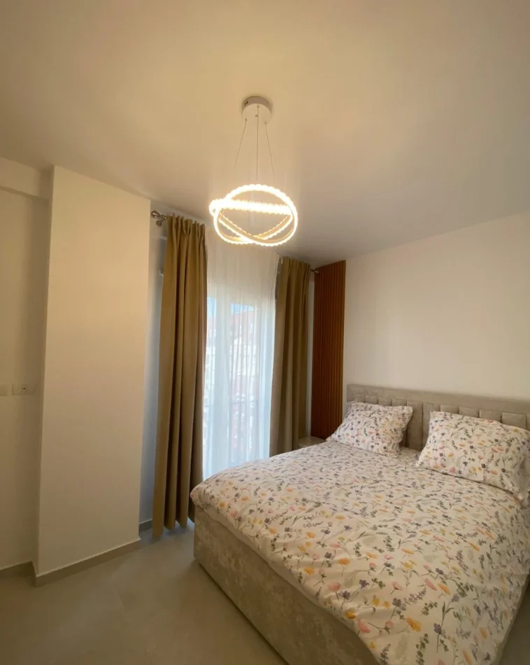 Tirane, jepet me qera apartament 1+1 , 98 m² 1.000 € 