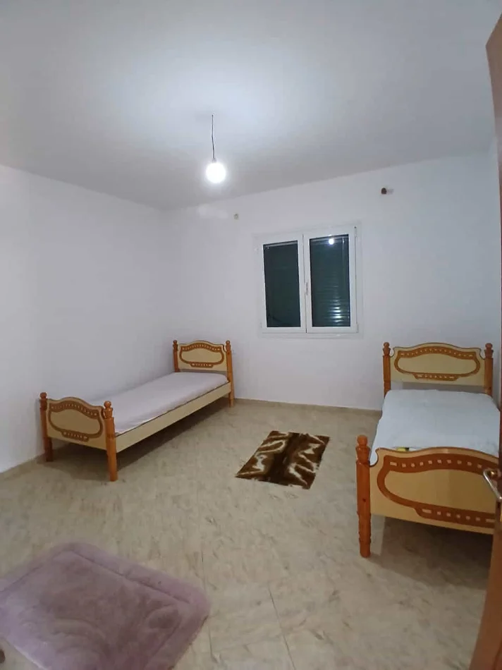 Tirane, jepet me qera Vile 2+1 Kati 1, 500 m² 520 € (Rruga Iliria)