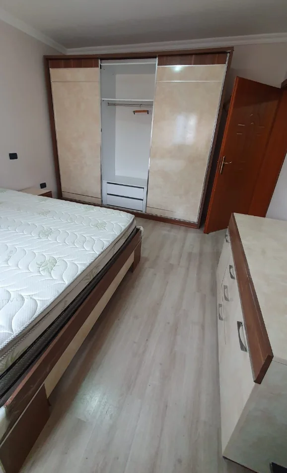 Tirane, jepet me qera apartament 1+1 , 60 m² 600 € 