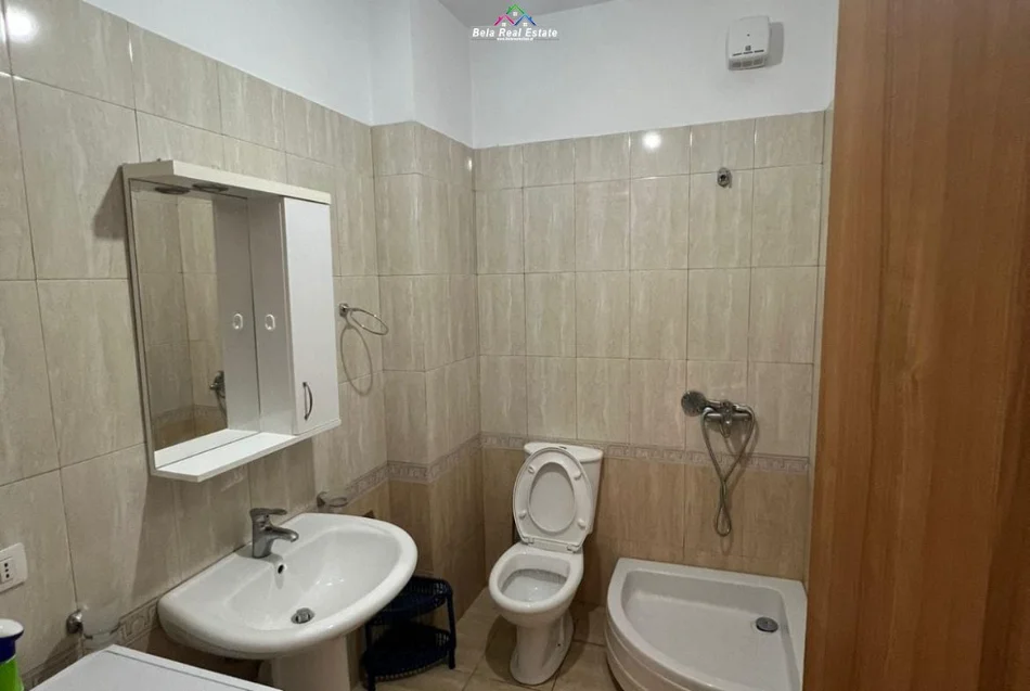 Tirane, jepet me qera apartament 1+1 Kati 4, 77 m² 450 € (Kodra e Diellit)
