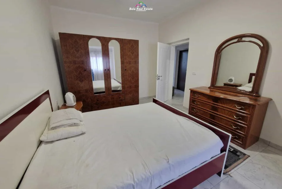 Tirane, jepet me qera apartament 2+1 Kati 4, 80 m² 620 € (Rruga Muhamet Gjollesha)