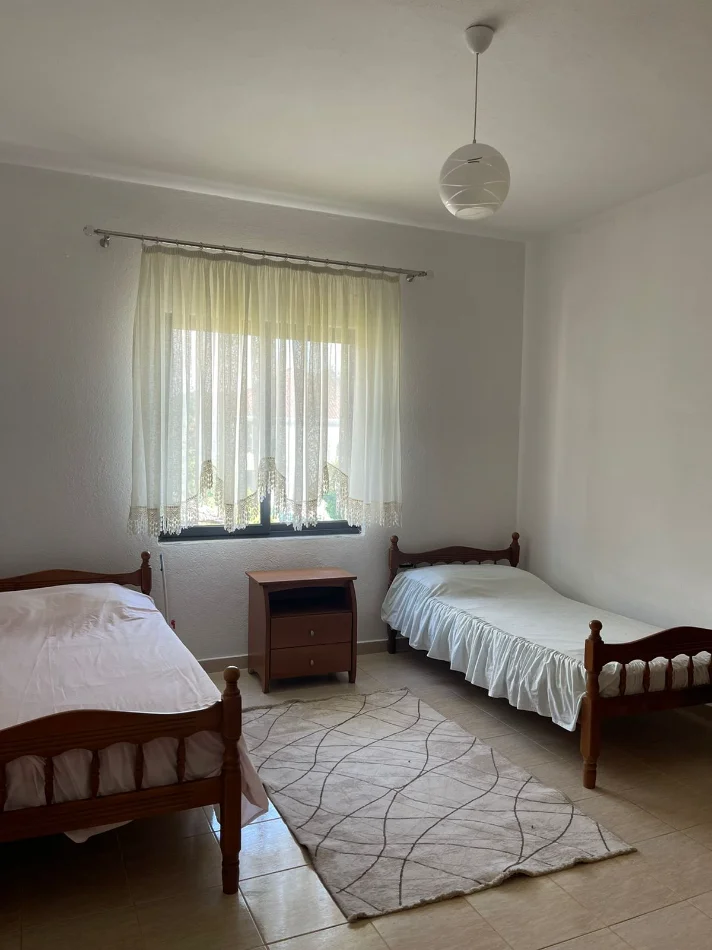 Tirane, jepet me qera apartament 2+1+Ballkon Kati 2, 100 m² 400 € (Astir)