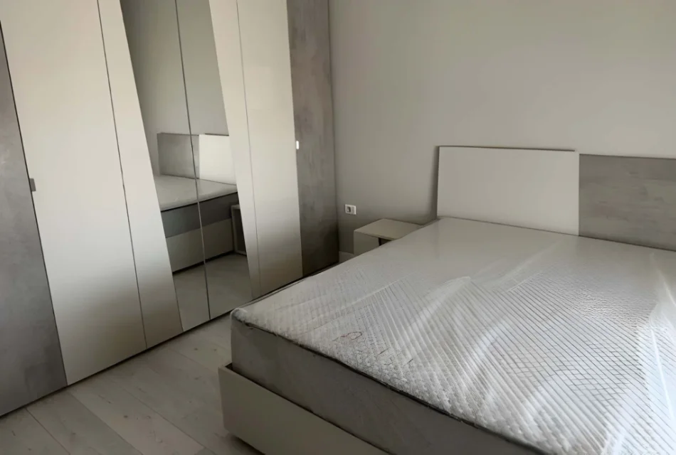 Tirane, jepet me qera apartament 2+1 Kati 8, 80 m² 600 € (Materniteti i Ri, afer Pasticeri Tito)