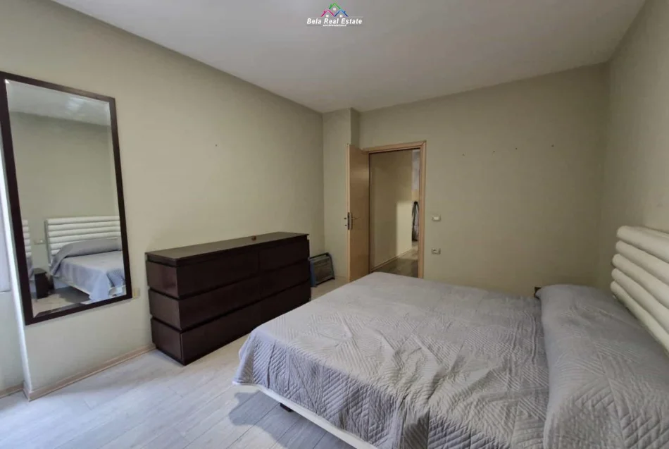 Tirane, jepet me qera apartament 2+1 Kati 1, 95 m² 670 € (Rruga e Zallit)