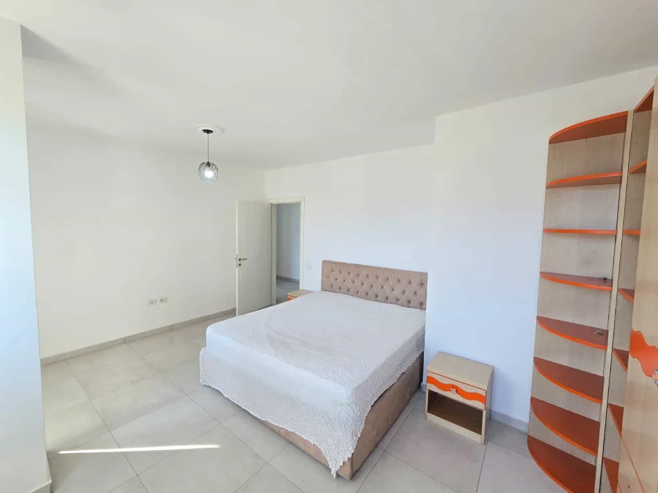 Tirane, shes apartament 2+1 Kati 6, 110 m² (Bulevardi Blu)