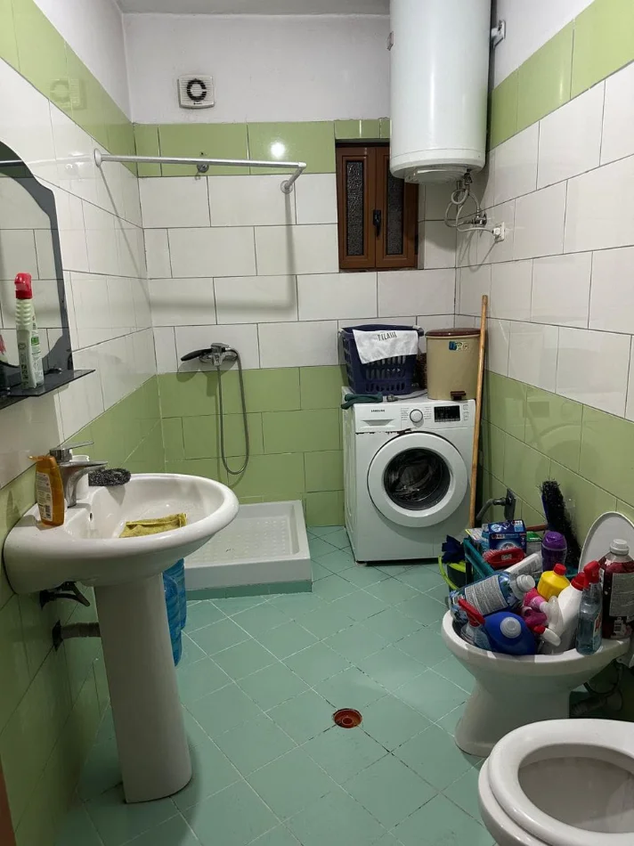 Tirane, jepet me qera apartament 2+1 Kati 3, 70 m² 470 € (Rruga Mikel Maruli)