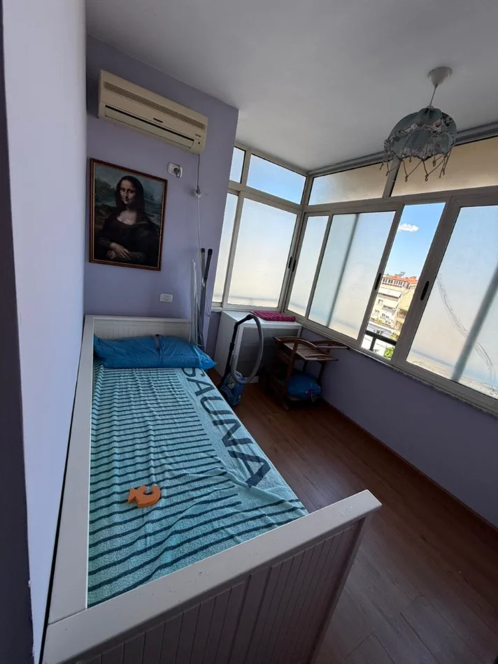 Tirane, jepet me qera apartament 1+1 Kati 4, 70 m² 500 € (Rruga Rrapo Hekali)