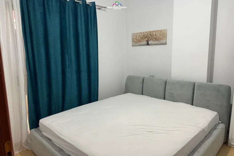 Tirane, jepet me qera apartament 2+1 Kati 3, 70 m² 470 € (prane Bar Artistit)